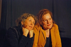 Mauerrestemit Sybille Förster, Ulrike Johannson und Charlotte Knappstein